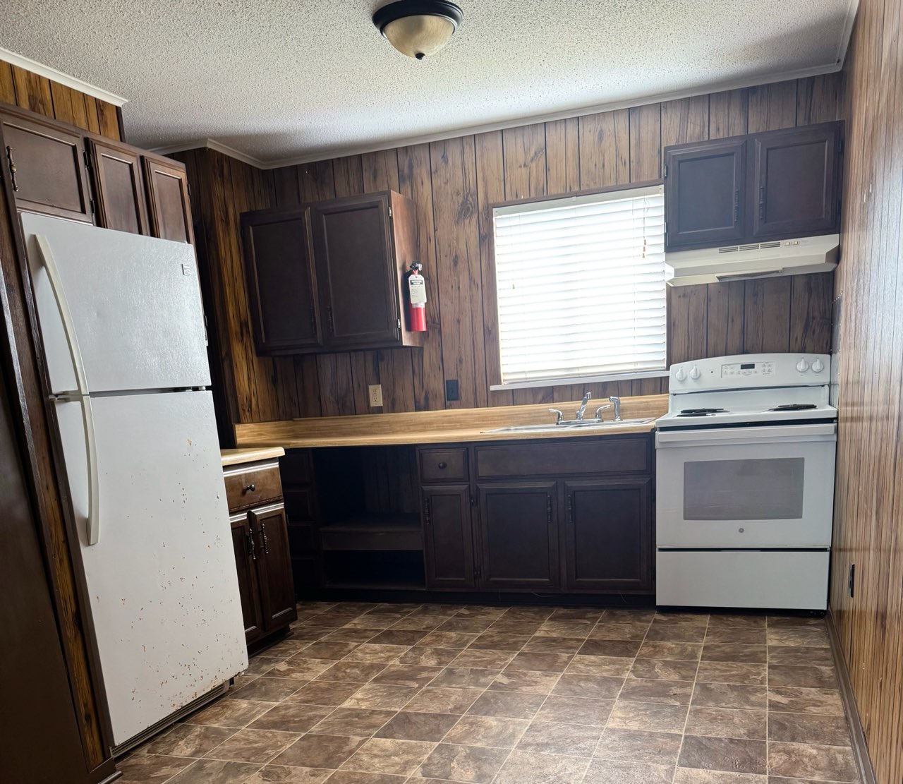 240 Clarence Ave, Bldg A - Apt 03