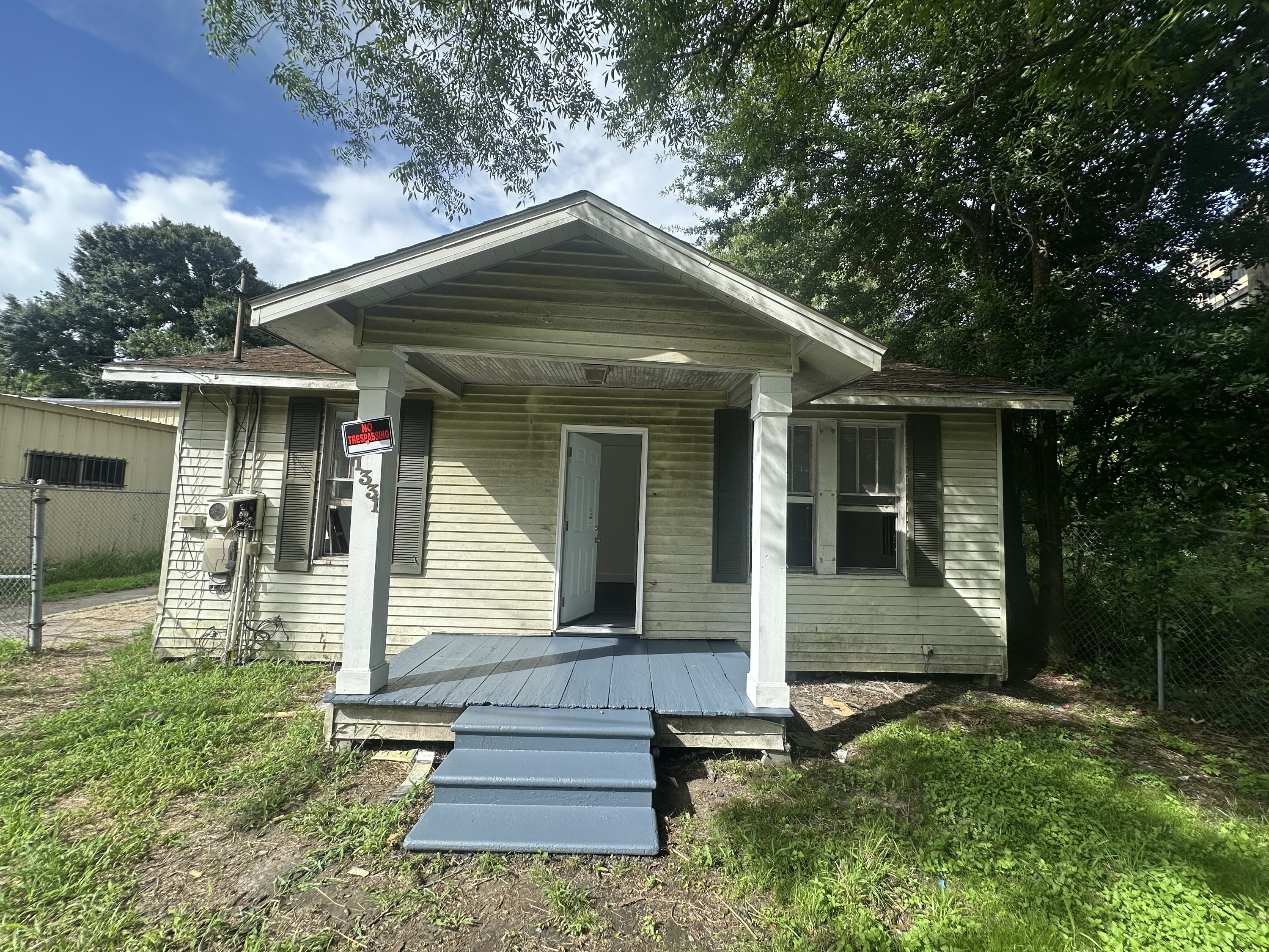 1331 Southeast Evangeline Thruway
