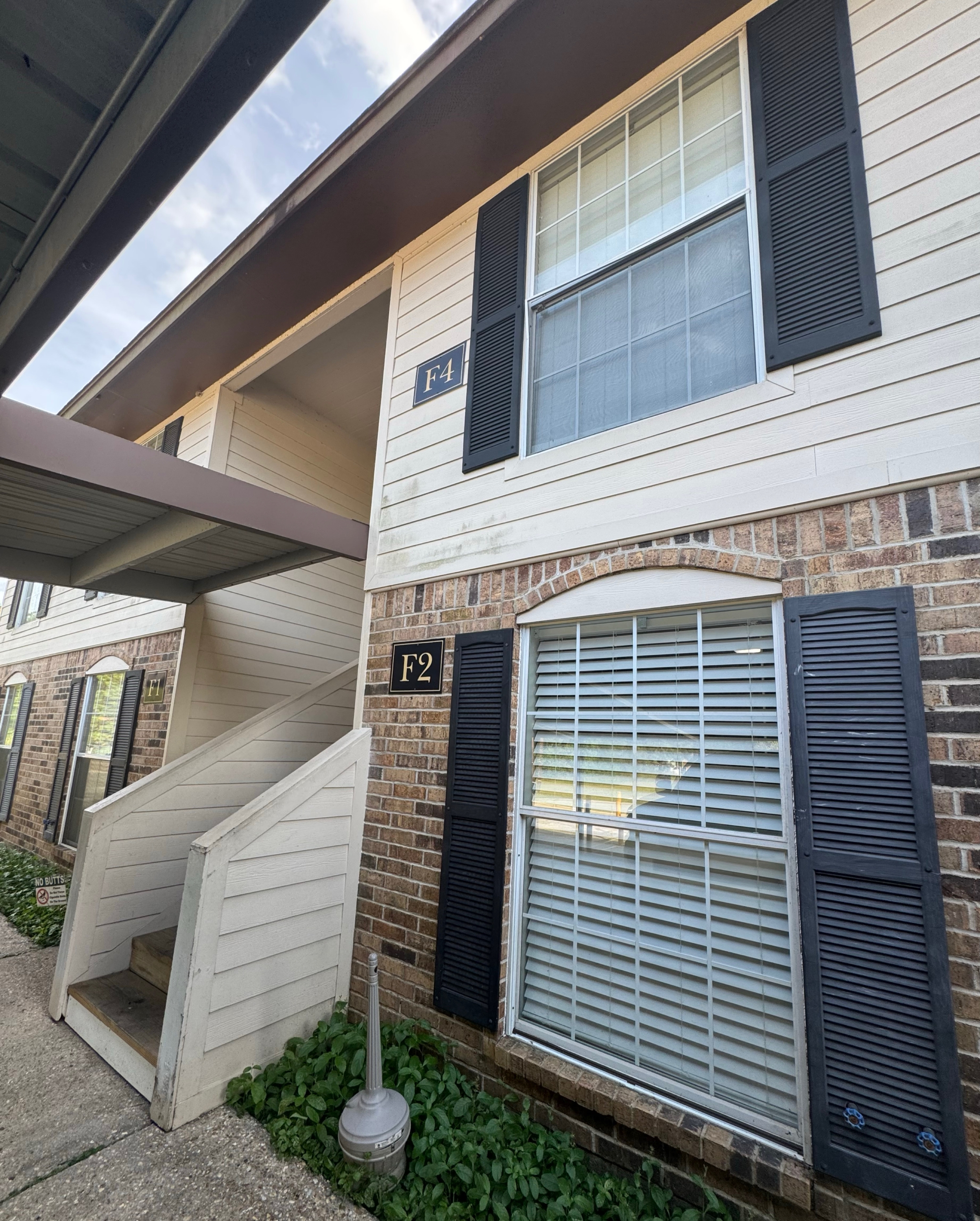 240 Clarence Ave, Bldg F - Apt 04